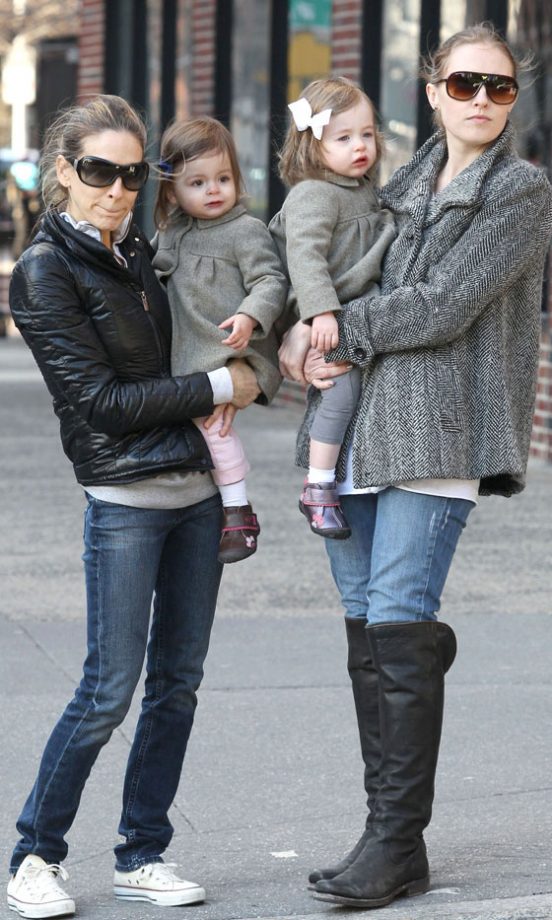 Sarah Jessica Parker With Her Daughters Marion And Tabitha Broderick In New York, 2013