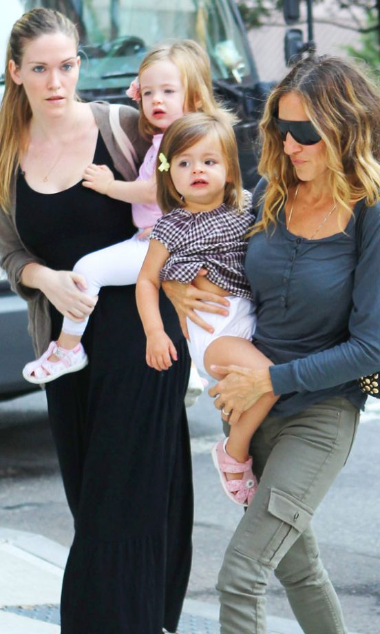 Sarah Jessica Parker With Her Daughters Marion And Tabitha Broderick In New York, 2013