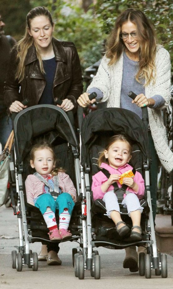 Sarah Jessica Parker With Her Daughters Marion And Tabitha Broderick In New York, 2013