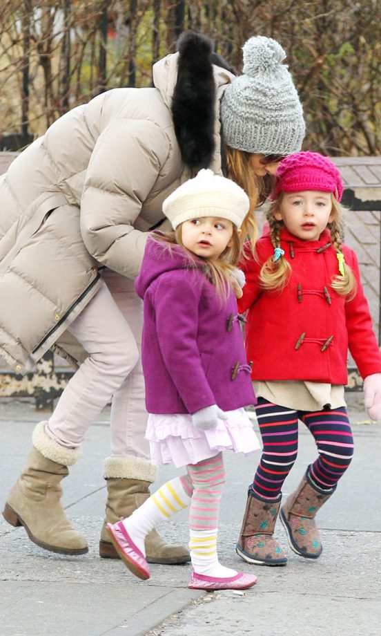 Sarah Jessica Parker With Her Daughters Marion And Tabitha Broderick In New York, 2013