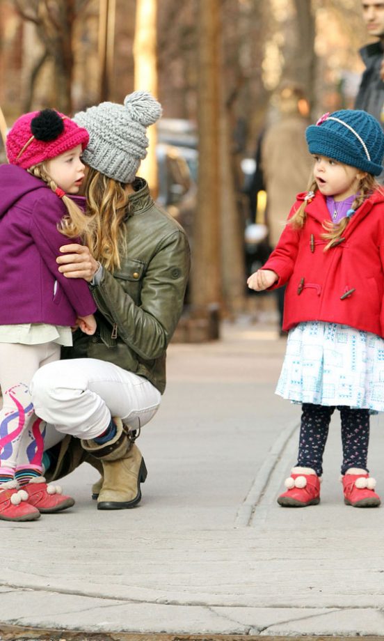 Sarah Jessica Parker With Her Daughters Marion And Tabitha Broderick In New York, 2013