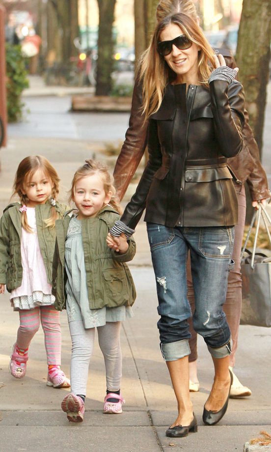 Sarah Jessica Parker With Her Daughters Marion And Tabitha Broderick In New York, 2013