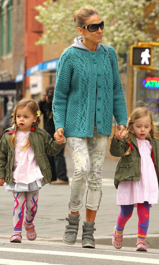 Sarah Jessica Parker With Her Daughters Marion And Tabitha Broderick In New York, 2013