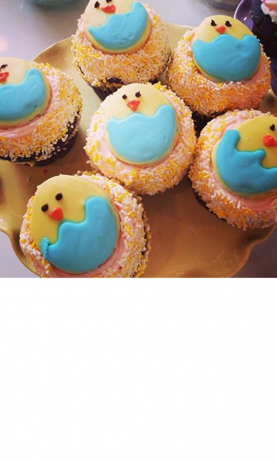 Kourtney Kardashian's Easter Chick Cupcakes, 2013