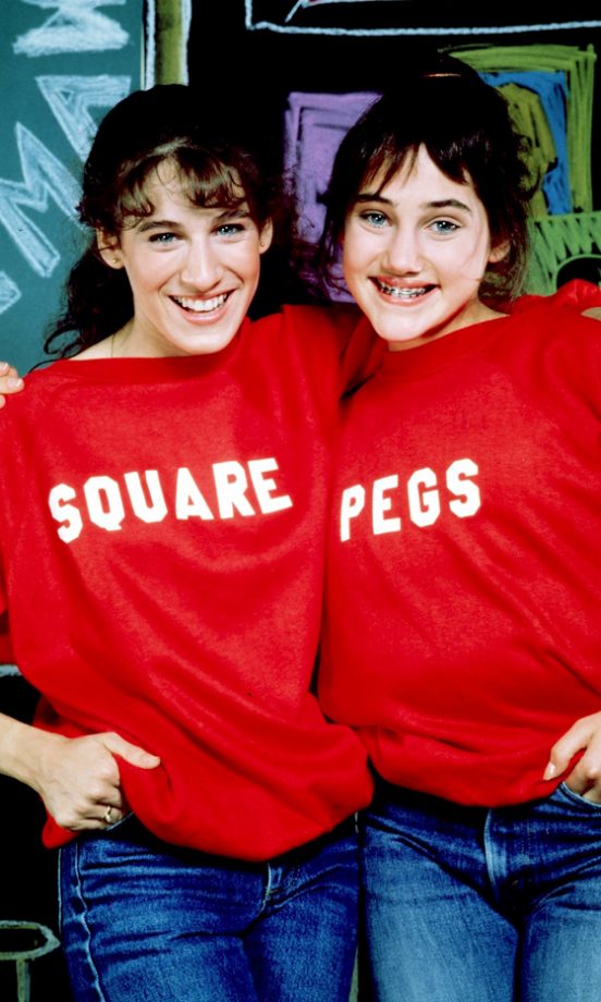 Sarah Jessica Parker Poses In Her TV Togs. Nice Fringe, SJP.