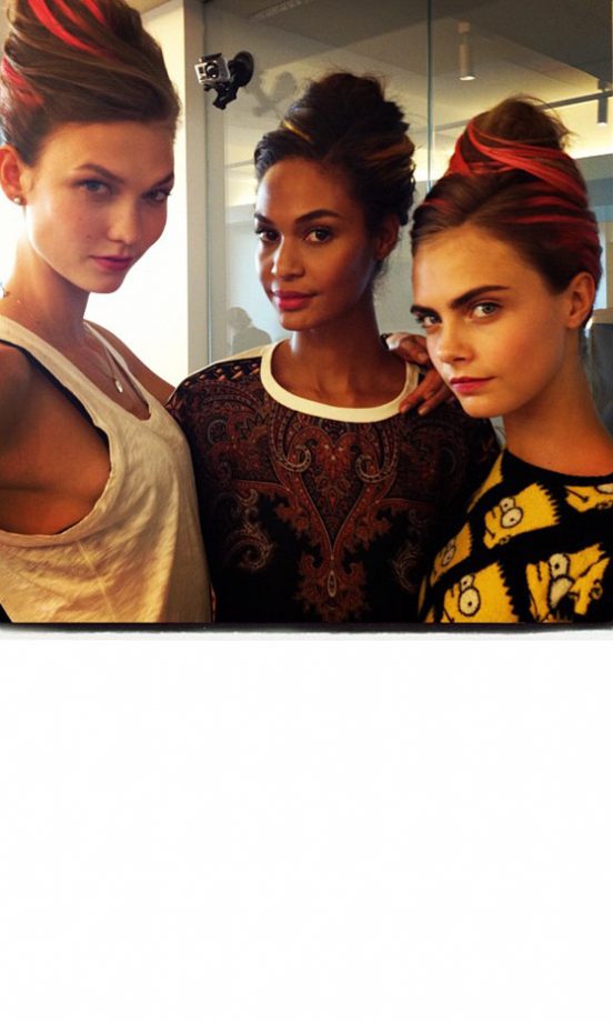 Cara Delevingne Bacsktage At The oscar De La Renta SS13 Show With Joan Smalls And Karlie Kloss At New York Fashion Week, 2012