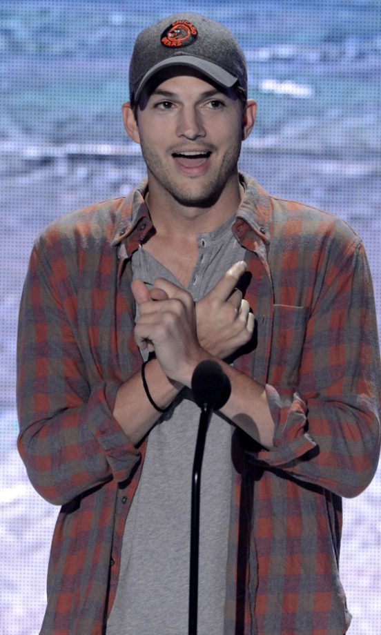 Ashton Kutcher At The Teen Choice Awards, 2013