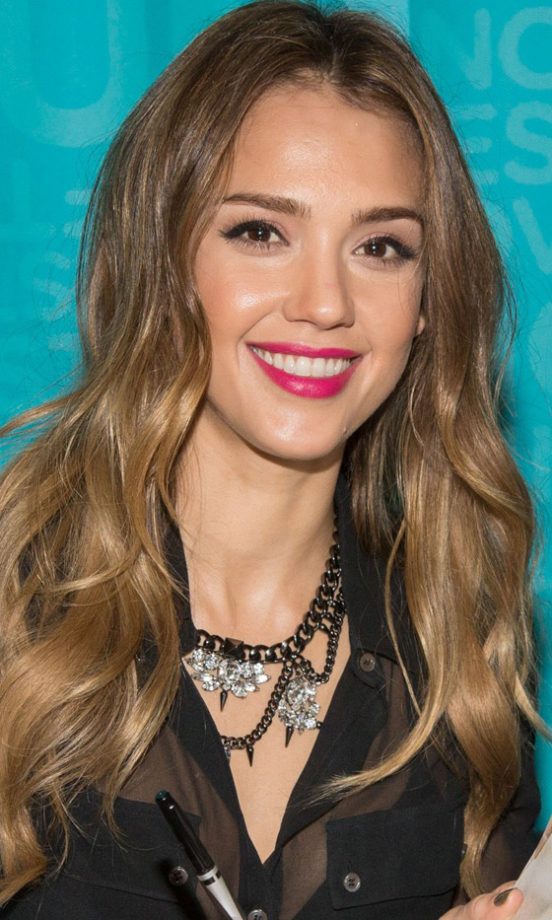 Jessica Alba's Ombre Waves At A Book Signing, 2013