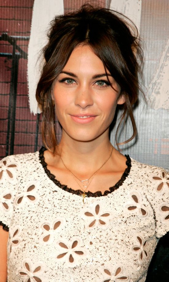 Alexa Chung Completed Her Look At The Chanel Show With Cat Eyes And Nude Lippie