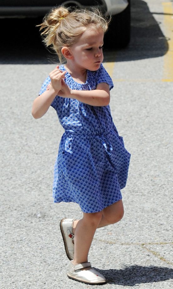 Seraphina Affleck: Vi's Dinky Little Sister Is Just As Adorable As She Shakes Her Thang After A Baby Ballet Class In LA, 2012