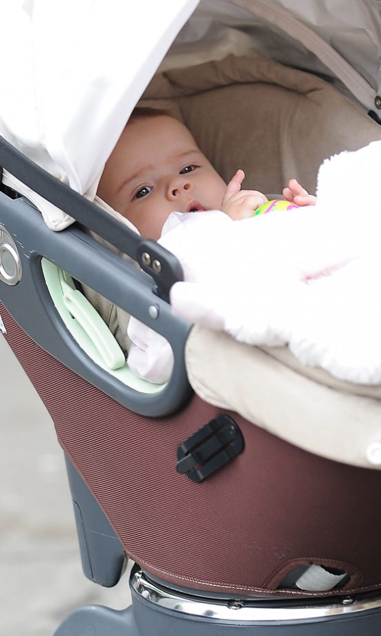 Honor Warren: Jessica Alba's Little Petal Has A Lie Down In One Snuggly Looking Pram In NYC, 2008