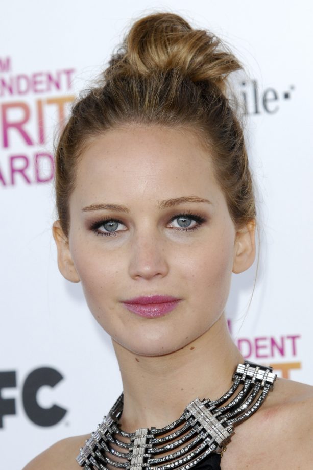 Jennifer Lawrence Wears An On-Trend Top Knot For The Red Carpet, 2013