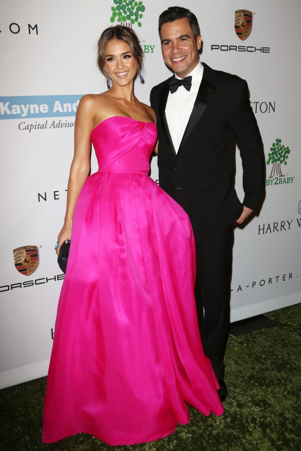 Jessica Alba And Cash Warren Look Picture-Perfect At The Baby2Baby Gala in LA, November 2013