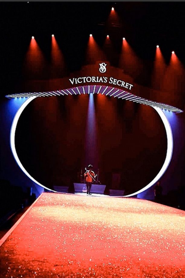 Victoria's Secret Catwalk: The Quiet Before The Storm