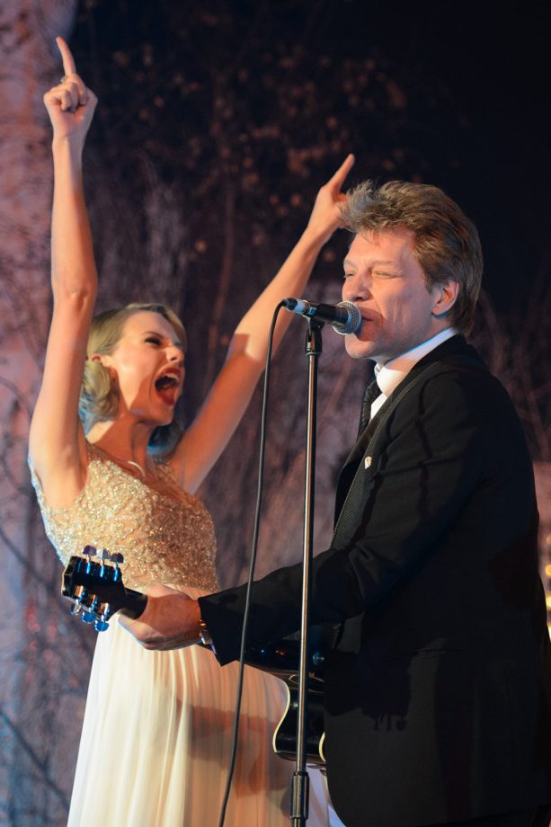 Taylor Swift And Bon Jovi Singing At The Winter Whites Gala