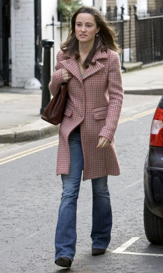 Pippa Middleton Experienced Her First Encounter With The Paparazzi As She Hits The Shops In London, January 2007