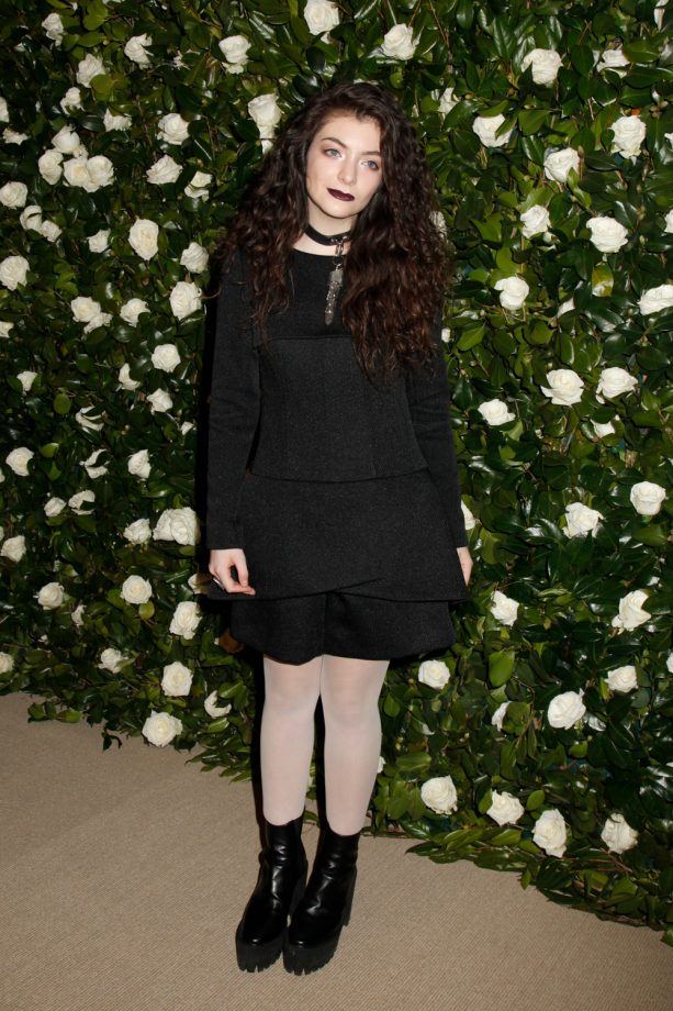 Girl Of The Moment Lorde Celebrates Her Chart Success With Royal