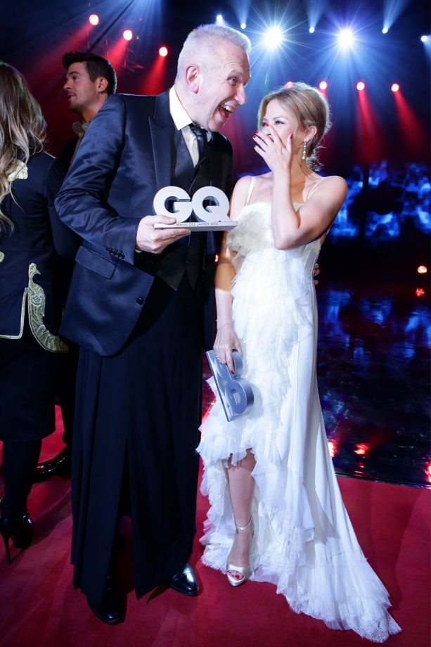 Kylie Minogue Giggles As The Pair Remincse