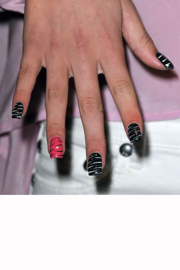 Party Nails: Bella Thorne's Zebra Stripes