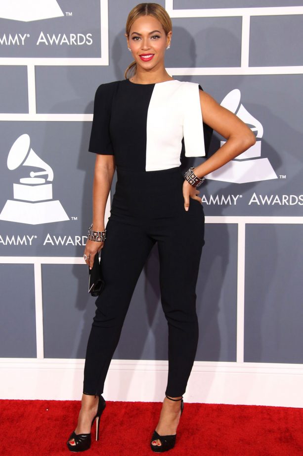 Beyoncé Tries A Monochrome Look To Stand Out On The Red Carpet