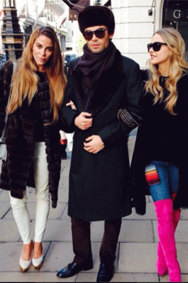 Mark Francis And His Ladies Hit The Shops, 2013