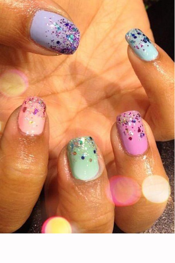 Party Nails: Pastel Glitter Tips