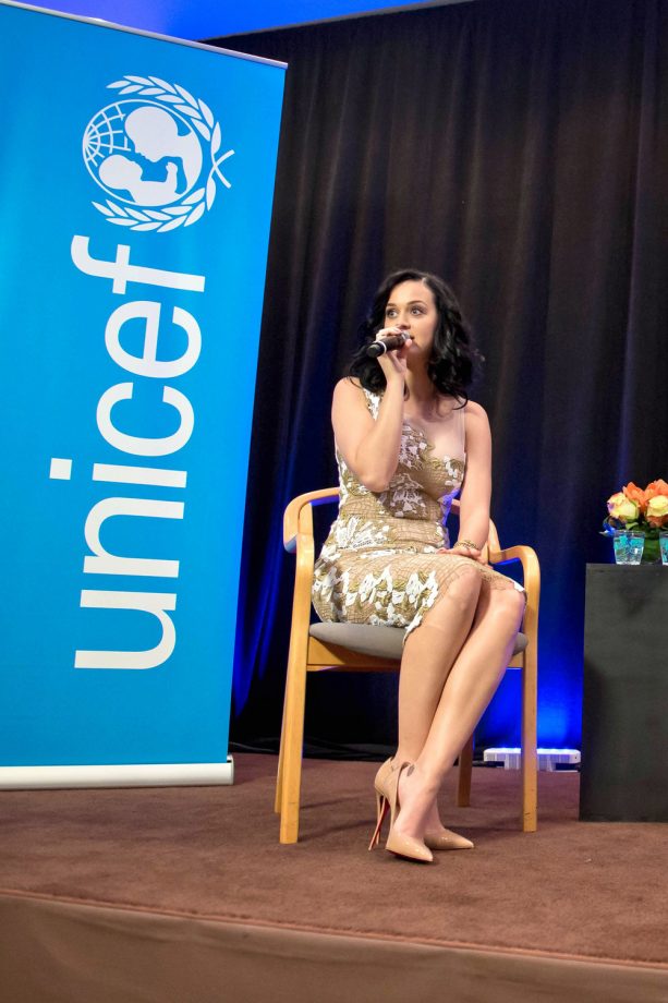 Katy Perry Delivers A Speech At The UNICEF Snowflake Ball 2013