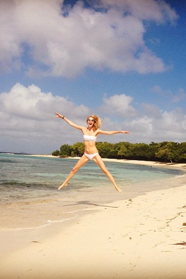 Poppy Delevingne Shows Off An Incredible Beach Body During Her Xmas Break