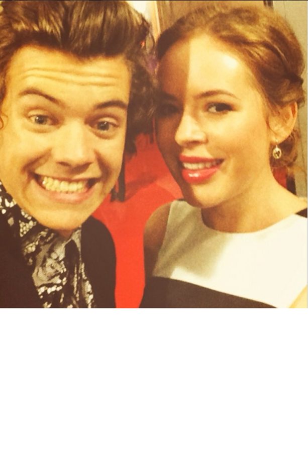 Tanya Burr Steals A Selfie With Harry Styles