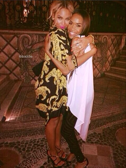 Beyoncé Cuddles Up To Destiny's Child Star Michelle Williams On NYE, 2014