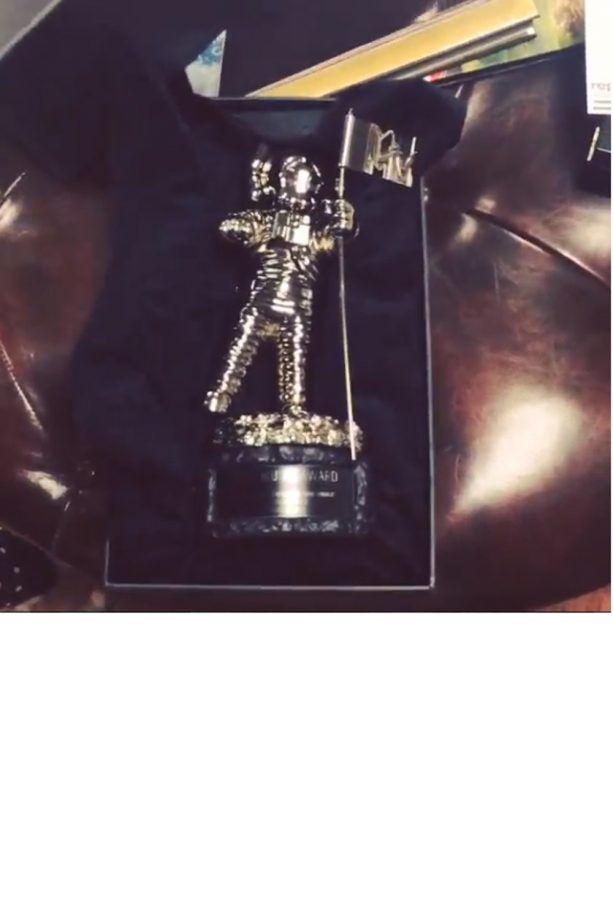 Taylor Swift Finally Receives Her Video Music Award