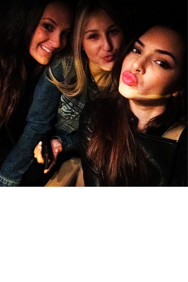 Kendall Jenner Pouts For Selfie With The Girls, 2014