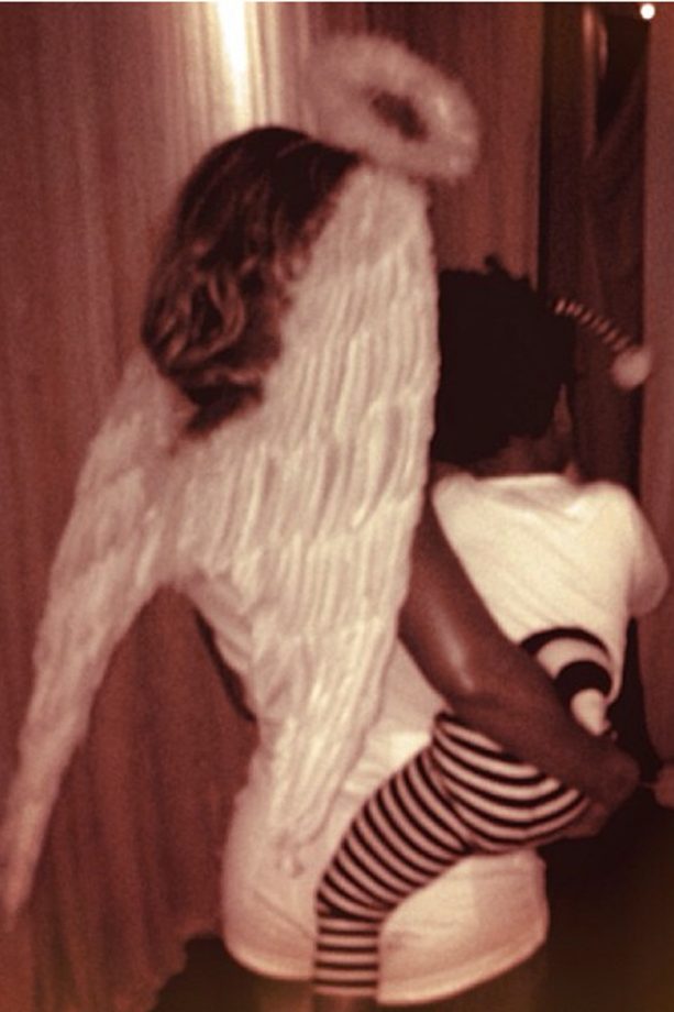 Queen Bey Dresses Up Her Baby Bee For Halloween, 2013