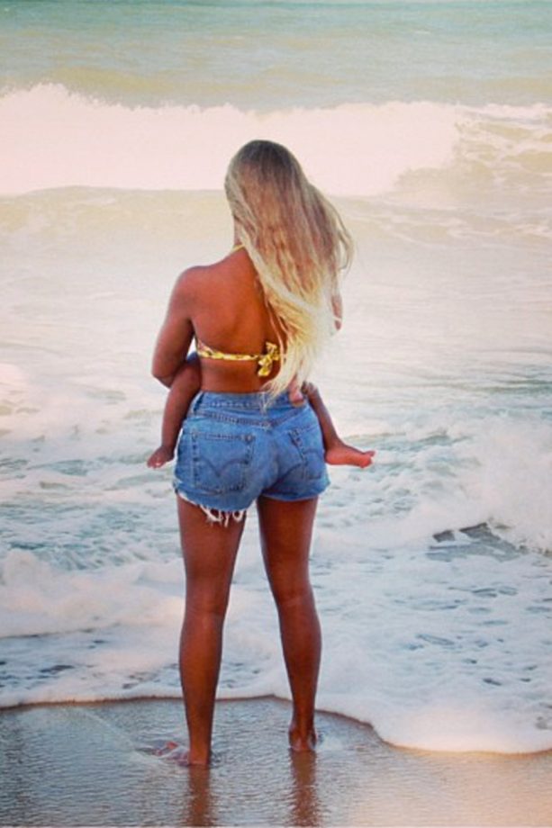 Beyonce Shares A Cute Snap On Instagram With Blue Ivy, 2013