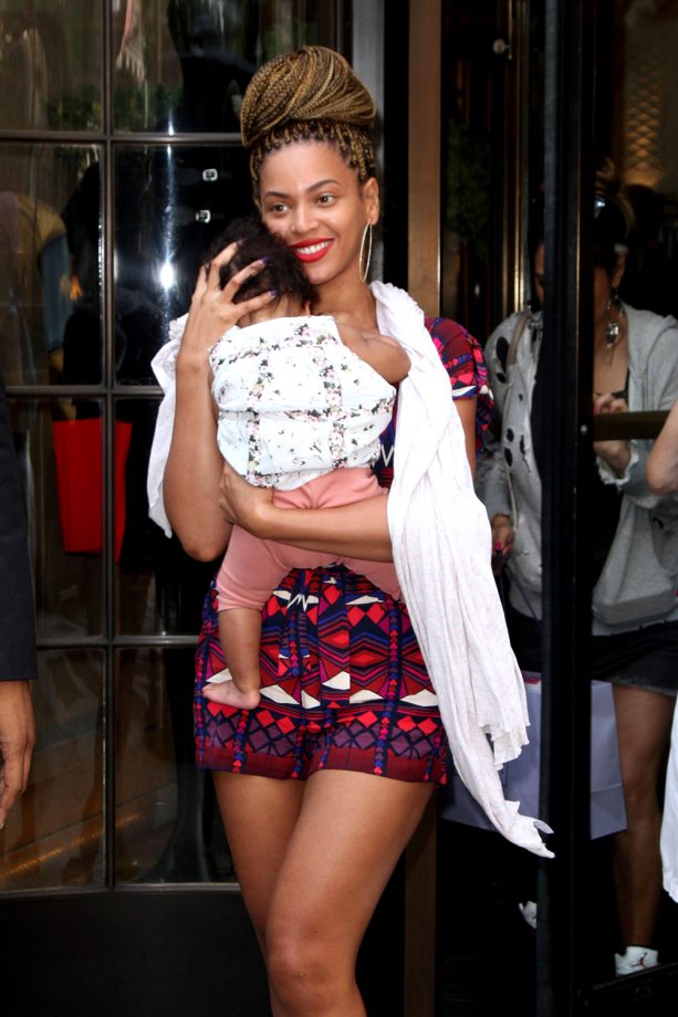 Beyonce Cradles Blue Ivy On A New York Shopping Trip, 2012