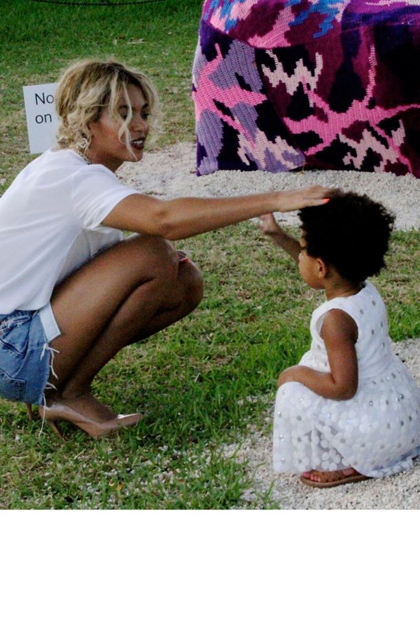 Beyoncé Gives Blue Ivy Some Motherly Affection, 2014