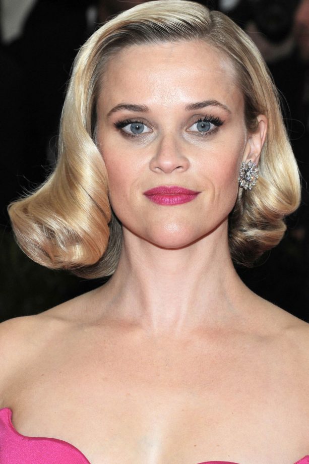 Reese Witherspoon Is A Blonde Bombshell At The Met Ball, 2014