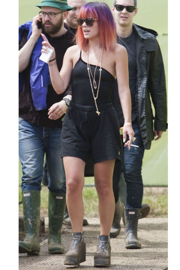 Lily Allen Opts For All Black At Glastonbury, 2014