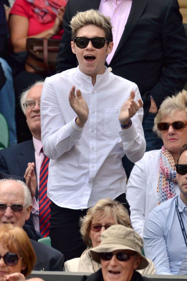Niall Horan Stands Up To Cheer During Wimbledon, 2014