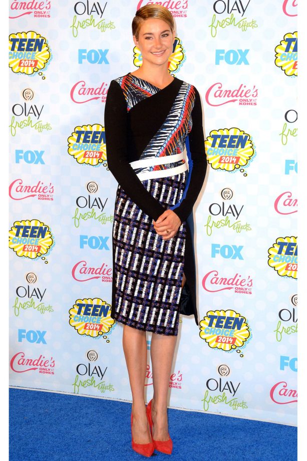 Shailene Woodley Goes For Power Prints At The Teen Choice Awards, 2014