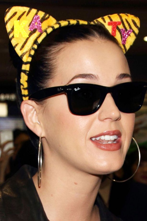 Katy Perry Wears Quirky Cat Ears At Narita International Airport, 2013