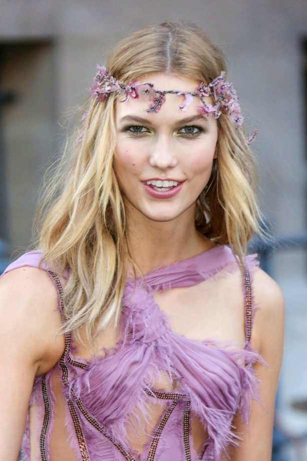 Karlie Kloss Looking Gorgeous In Purple