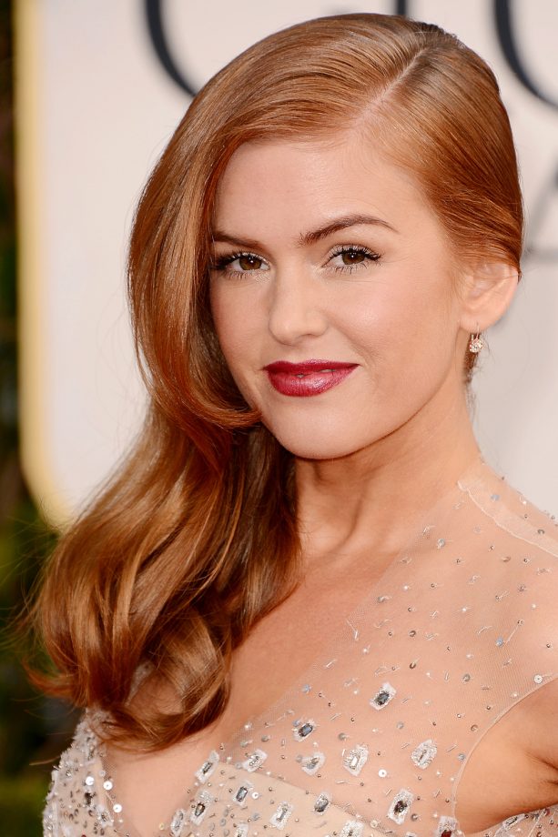 Isla Fisher Wears Her Long Locks Over One Shoulder at the 70th Annual Golden Globe Awards, 2013