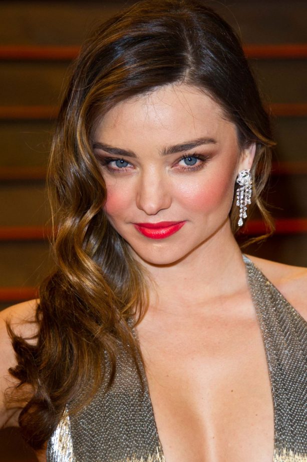 Miranda Kerr Does Waves Like A Pro At The Oscars, 2014