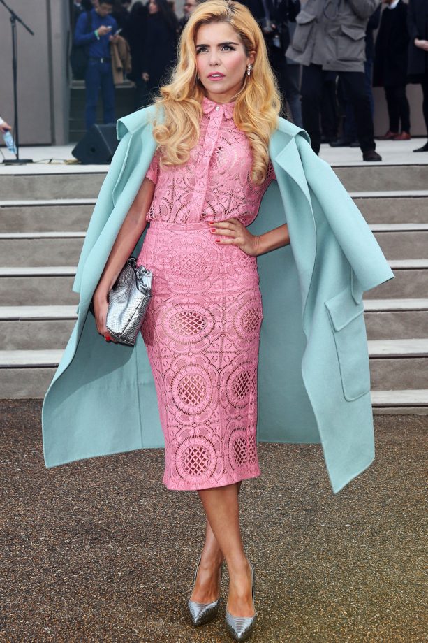 Paloma Faith Works Pastels At The Burberry AW14 Fashion Show