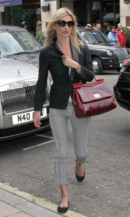 Kate Moss Enjoys A Spot Of Retail Therapy In London, 2011