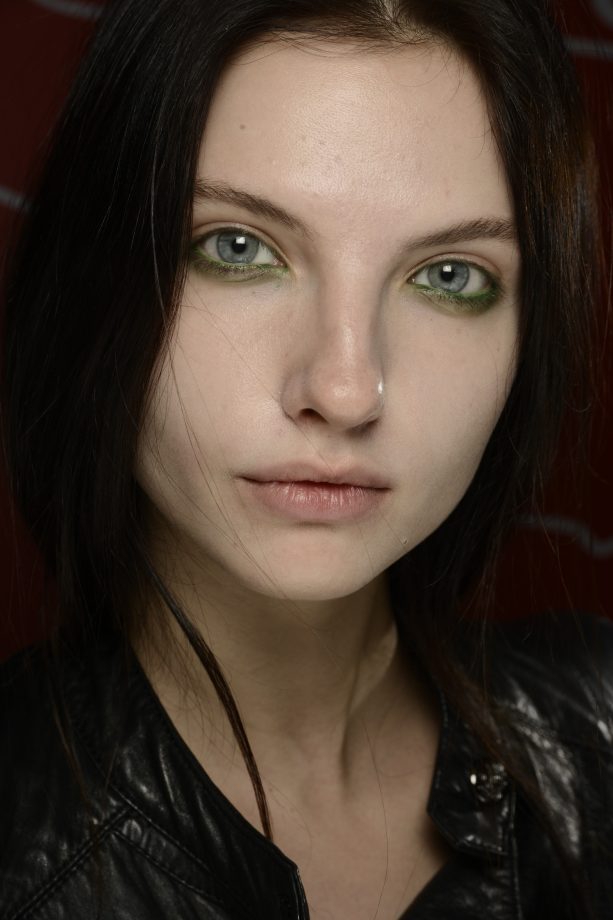 A Grassy Green Gaze