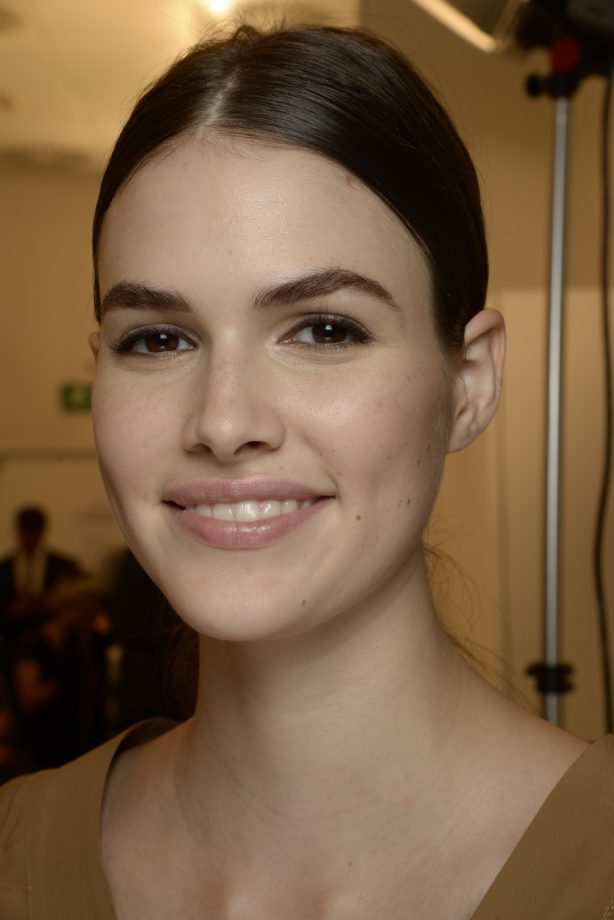Glossy Naked Lips