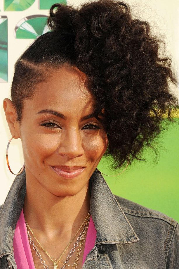 Jada Pinkett Smith Wows With Big Curls And An Undercut At The Nickelodeon Kids Choice Awards, 2012