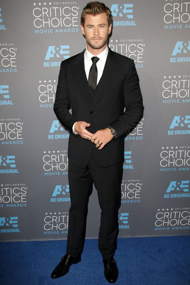 Chris Hemsworth Hits The Critics' Choice Awards, 2015